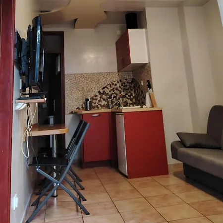 Comfort Rijeka - One Bedroom With Terrace 8